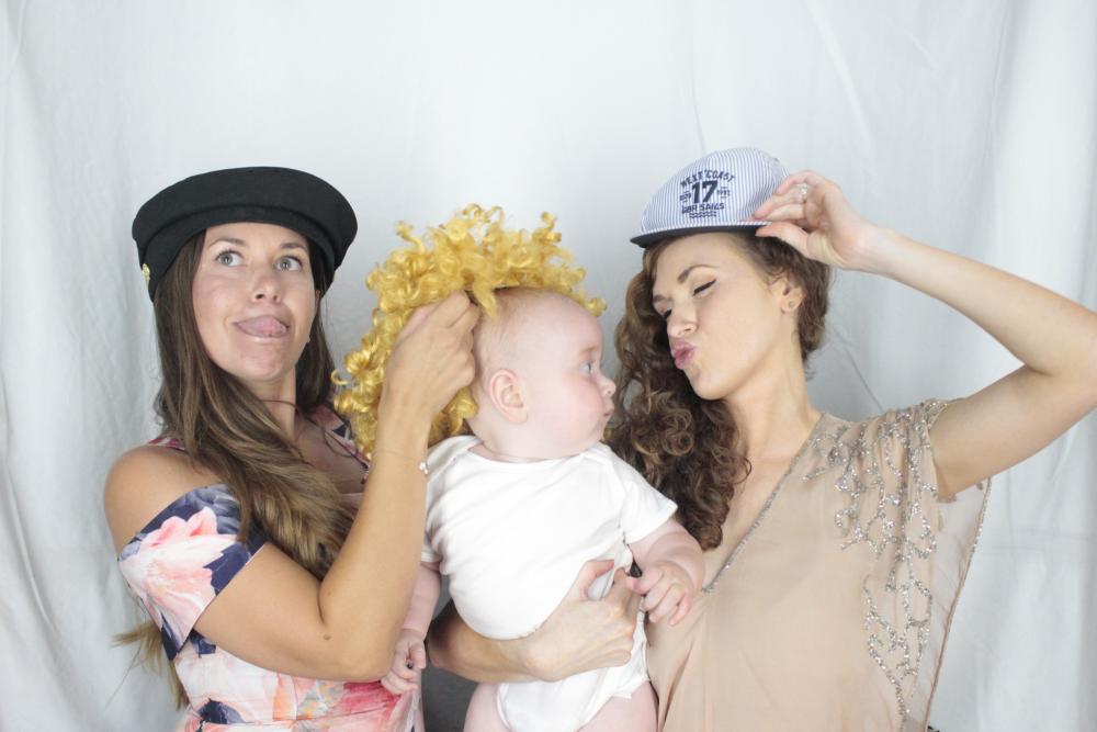 Mr & Mrs Guillen | View more photos from the event at gallery.myphotoboothexperience.co.uk/u/MyPhotoBoothExperienceLtd/Mr-Mrs-Guillen